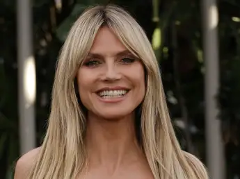 Heidi Klum dolce and gabbana event glitter dress nothing underneath 2022 pictures photos Instagram video