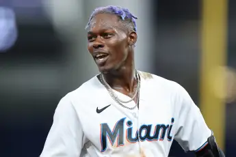 Jazz Chisholm Jr drill ya mama Twitter roasting fans home run Marlins Phillies