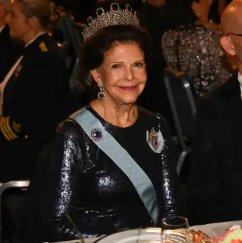 queen silvia christmas tree decorations