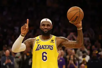 LeBron James Breaks NBA All-Time Scoring Record Kareem Abdul Jabbar
