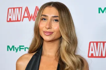 lily phillips pregnancy fake staging clarification clarity