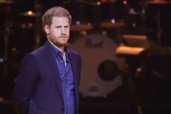 Prince Harry body language analysis expert Anderson Cooper interview 60 Minutes trailer preview