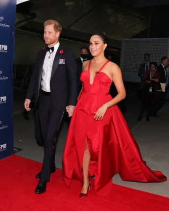 Can The Royal Family Members Give Autographs?