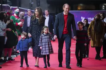 William & Kate: New Family Portrait in 2020 Christmas Card
