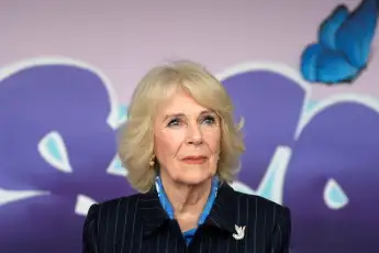 Queen consort Camilla covid-19 second diagnosis news update statement