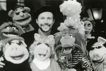 American puppeteer Jim Henson in the TV Series Muppets Tonight!, USA 1995 PUBLICATIONxNOTxINxITA