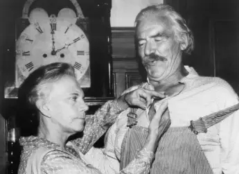 The Sad Reason "Grandpa" Disappeared From The Waltons actor Will Geer death cause season 6 7 episode TV show series 1978 age 2021