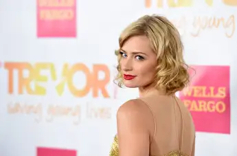 '2 Broke Girls' - "Caroline": This Is Beth Behrs Today