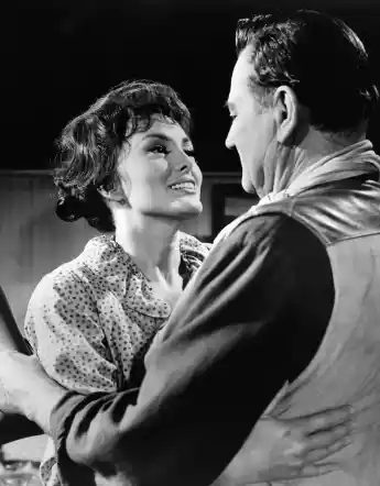 Charlene Holt, John Wayne in 'El Dorado'