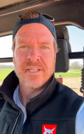 Chip Gaines with an injured face