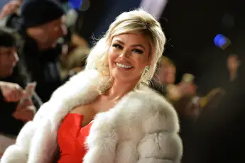 Pretty In Pink! Chloe Sims Hints At "Really Fun" Shoot With Sexy Outfit