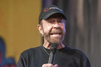 DORTMUND, DEUTSCHLAND, 1. Dezember 2018: Chuck Norris (*1940, amerikanischer Kampfsportler, Schauspieler, Filmproduzent