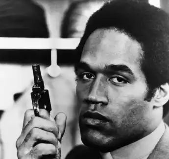 THE CASSANDRA CROSSING, O.J. Simpson, 1976 Courtesy Everett Collection PUBLICATIONxINxGERxSUIxAUTxONLY Copyright: xCourt
