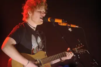 1/ Konzert: Ed SHEERAN, Edward Christopher Ed Sheeran, britischer Singer-Songwriter im Berliner Heimathafen, Sänger, Bri