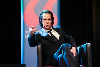 Nick Cave, der Musiker und Autor bei der Vorstellung seines Bestsellers Glaube, Hoffnung und Gemetzel im Rahmen der Lit