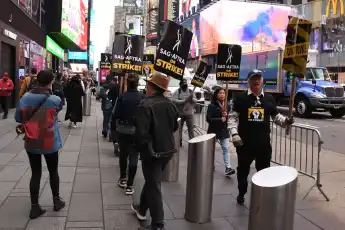 SAG-AFTRA Strike in front of the Paramount offices in New York City. Featuring: SAG-AFTRA Strike in front Of the Paramou