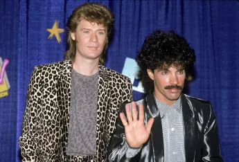 UNITED  STATES  -  JANUARY  01:    (L-R)  Musical  performers  Daryl  Hall  and  John  Oates.DMI/T