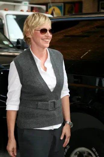 Ellen De Generes arrives at New York s Ed Sullivan Theater to be interveiwed by fellow talk show host David Letterman fo