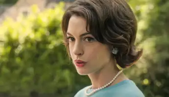 Anne Hathaway USA. Anne Hathaway in a scene from (C)Neon new film: Mothers Instinct (2024). Plot: Alice and Celine live