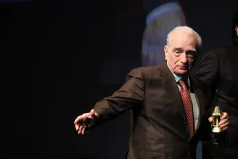 February 12, 2024, Santa Barbara, California, USA: MARTIN SCORSESE holds the trophy upon receiving the 2024 SBIFF Direct