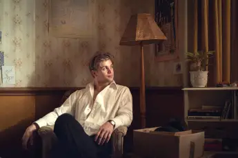 RECORD DATE NOT STATED ONE DAY, Leo Woodall, (Season 1, ep. 101, aired Feb. 8, 2024). photo: Ludovic Robert / Netflix /