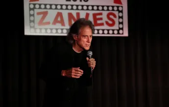 January 17, 2018, Chicago, Illinois, USA: Stand up comedian RICHARD LEWIS performs at Zanies Comedy Club in Chicago. Chi