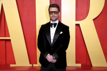 Glen Powell bei der Vanity Fair Oscar Party 2024 anlässlich der 96. Oscar-Verleihung im Wallis Annenberg Center for the