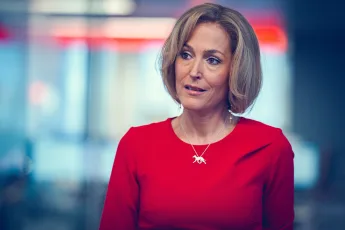 Gillian Anderson UK. Gillian Anderson in the (C)Netflix new film: Scoop (2024). Plot: How the BBC obtained the bombshell