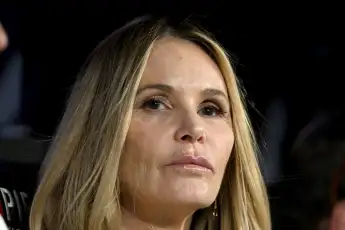 TENNIS AUSTRALIAN OPEN, Elle Macpherson wtahces Daniil Medvedev of Russia in action during the Mens Singles final again