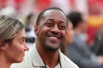 KANSAS CITY, MO - SEPTEMBER 15: Actor Jaleel White, who played Steve Erkel, before an NFL, American Football Herren, USA