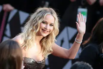 Jennifer Lawrence : C'est pour cela qu'elle est toujours aussi impolie avec ses fans.