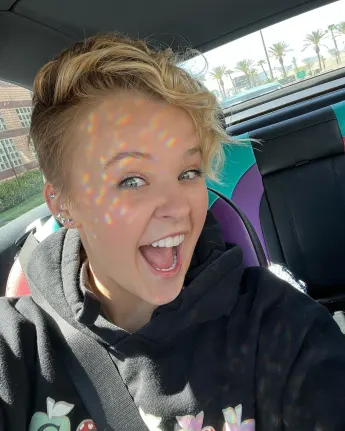 JoJo Siwa with new hairstyle on Instagram