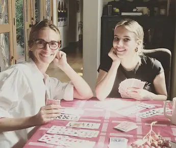 Julia Roberts and Emma Roberts