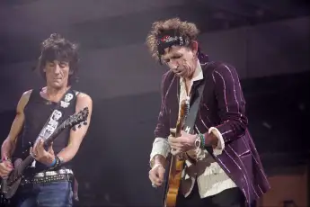 Syndication: The Indianapolis Star Ron Woods and Keith Richards and the Rolling Stones in their performance at Giants St