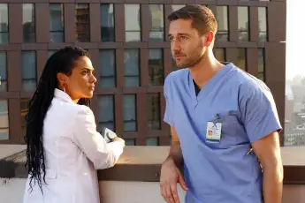 "New Amsterdam": Freema Agyeman and Ryan Eggold