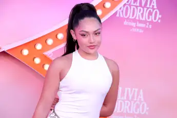 On Trend! Avani Gregg Shares Hot New Outfit Pics On Instagram