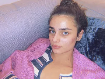 Taylor Hill without make-up
