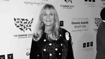 Valerie Perrine died