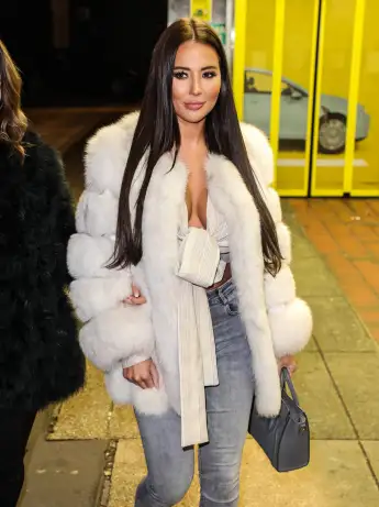 Wow! Yazmin Oukhellou Shows Off Incredible Body In Sexy Lingerie