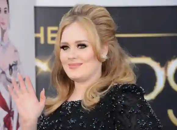 Adele arrives at the Oscars at Hollywood & Highland Center