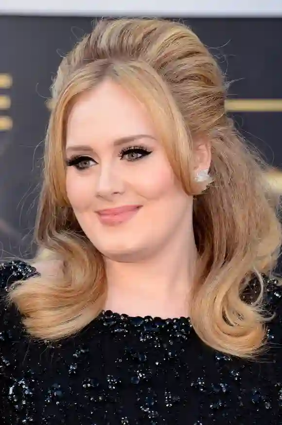 Adele arrives at the Oscars