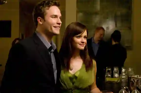 Scott Porter y Alexis Bledel Personajes: Tommy Fielding, Beth Vest Película: The Good Guy (2009) Director: Julio Depietro 26