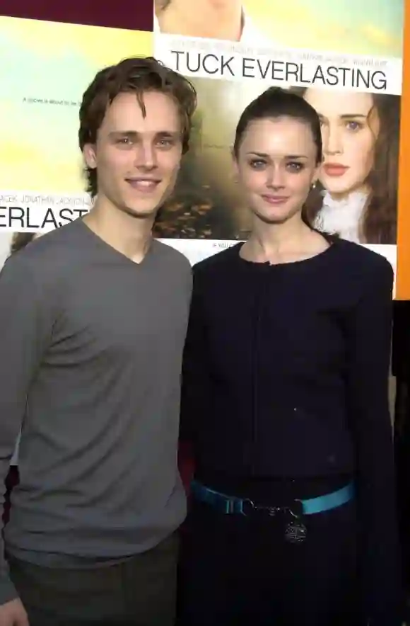 Jonathan Jackson and Alexis Bledel at the premiere of Tuck Everlasting El Capitan Theater, Hollywood, CA 10-05-02 , 1059
