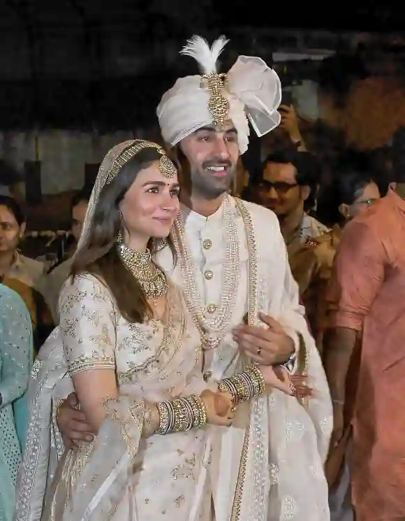April 14, 2022, Mumbai, Maharashtra, India: Bollywood actor Ranbir Kapoor and his wife Alia Bhatt pose for a photo call