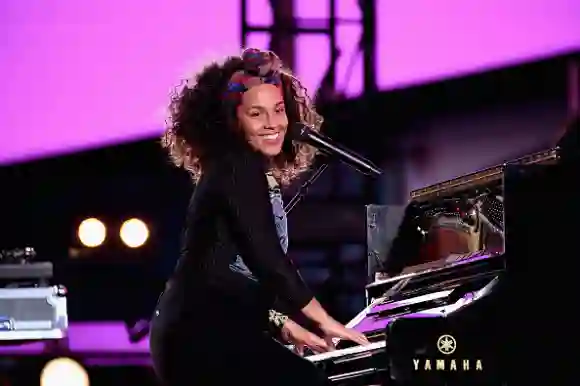 Alicia Keys célèbre son nouvel album "HERE" avec un spectacle spécial à Times Square