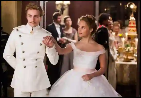Aaron Taylor-Johnson et Alicia Vikander 'Anna Karenina' 2012