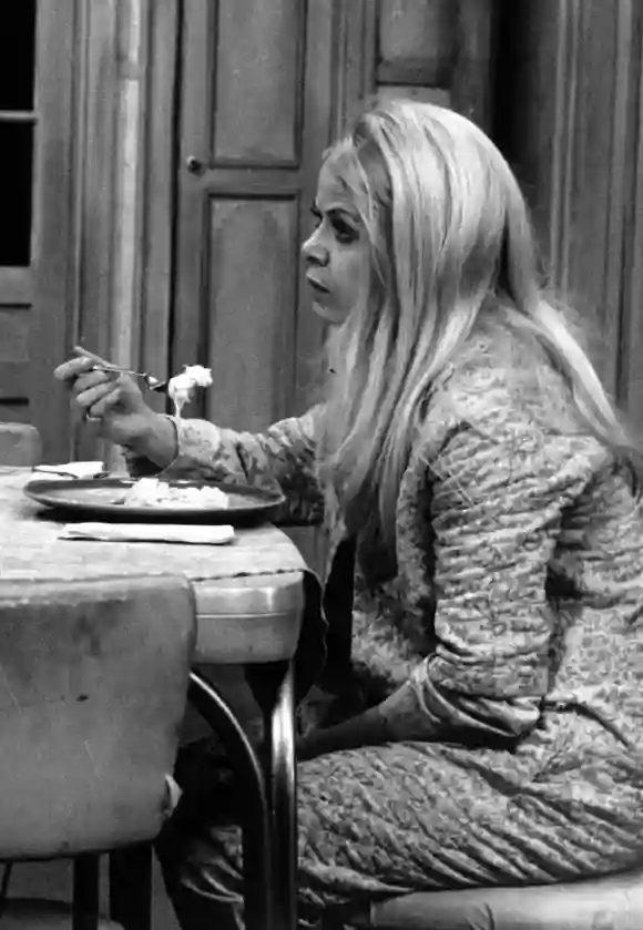 All in the Family cast: "Gloria" actress Sally Struthers today now 2020 age