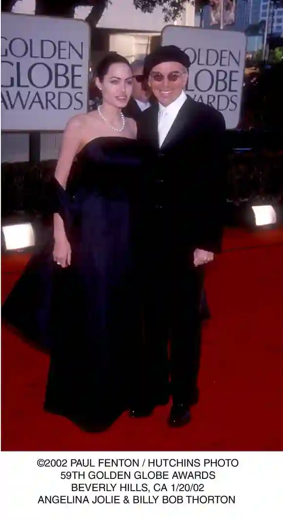 2002 PAUL FENTON / HUTCHINS PHOTO.59TH GOLDEN GLOBE AWARDS.BEVERLY HILLS, CA 1/20/02.ANGELINA JOLIE & BILLY BOB THORTON