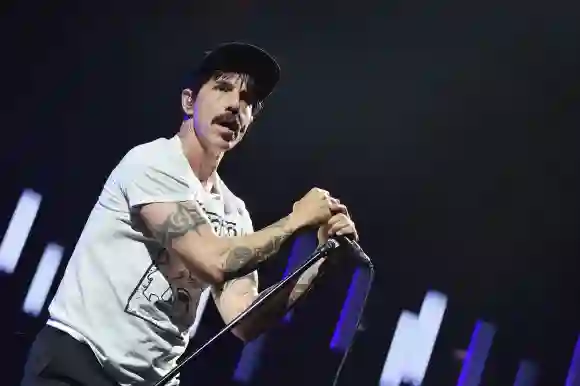 Anthony Kiedis de Red Hot Chili Peppers se presenta en el Madison Square Garden