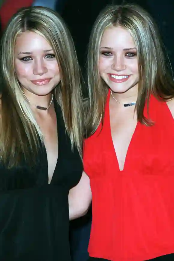 Ashley Olsen (d) y Mary-Kate Olsen